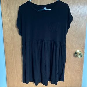 Maternity pocket tee